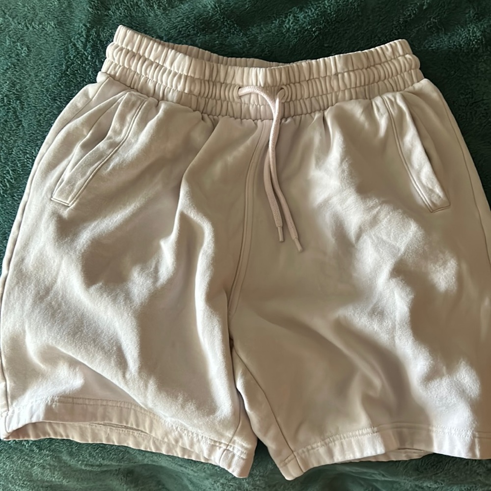 H&M regular fit pink shorts